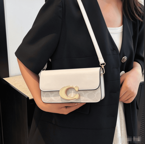 Designer Style Shoulder Purse
