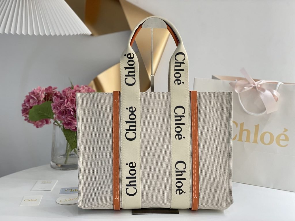 Natural cotton canvas tote bag with reinforced handles