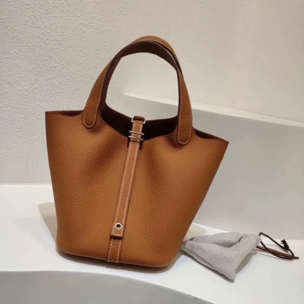 imgi_11_O1CN01evpmZJ22BbwvGFtdC_!!2215654617082-0-cib.jpg_ Top Grain Leather Picotin Bag