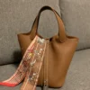 imgi_16_O1CN01q29irt22Bbl7q7B5h_!!2215654617082-0-cib.jpg_ Top Grain Leather Picotin Bag