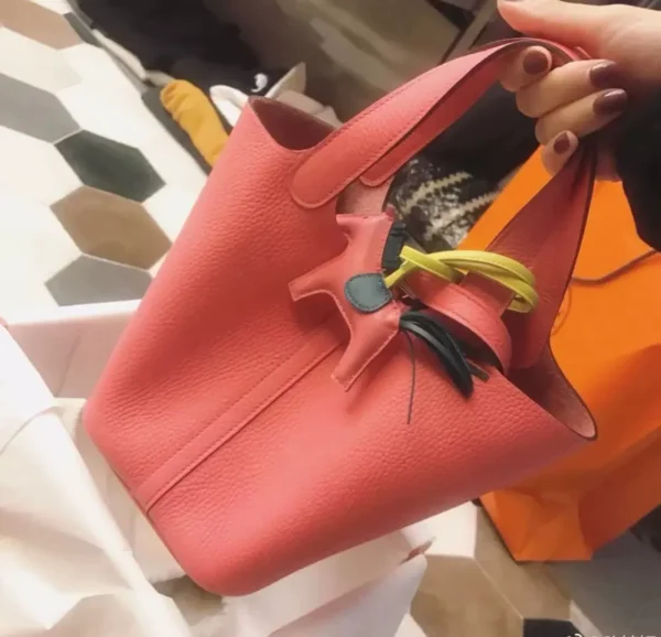 imgi_24_O1CN01JUHjJF22BblGPIrEs_!!2215654617082-0-cib.jpg_ Top Grain Leather Picotin Bag