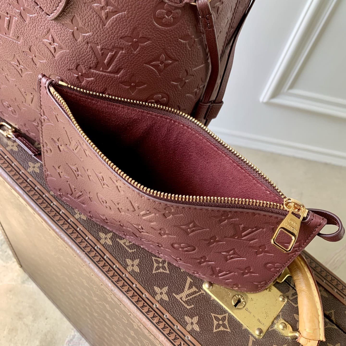 Removable zipper pouch for Louis Vuitton Neverfull MM, matching burgundy empreinte leather pochette